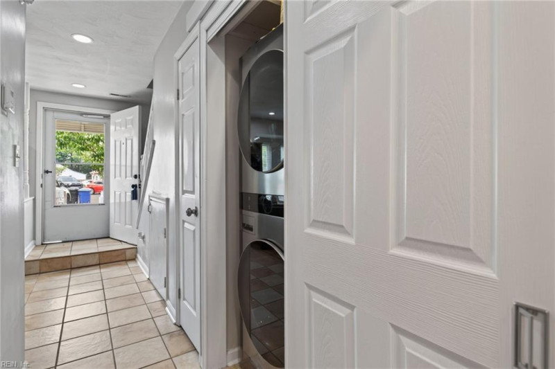 Photo 10 of 26 residential for sale in Virginia Beach virginia