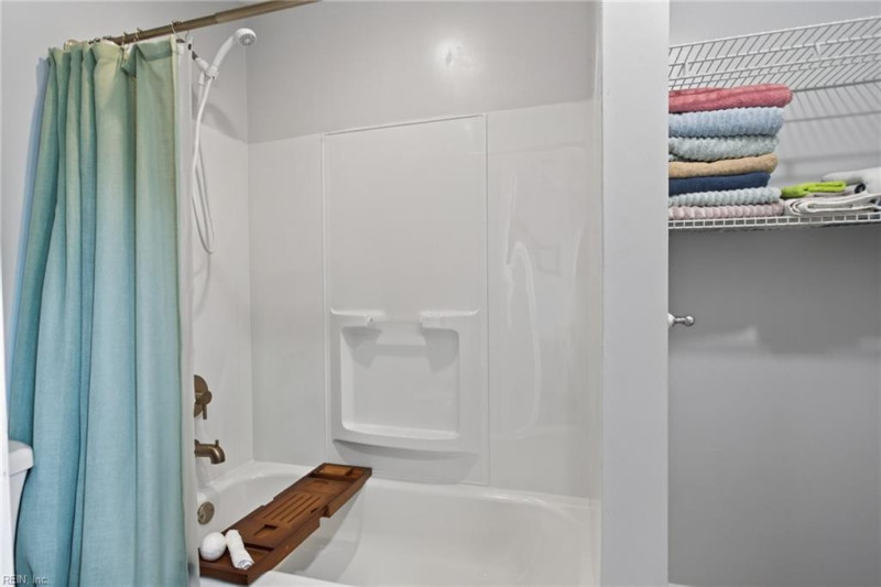 Photo 14 of 26 residential for sale in Virginia Beach virginia