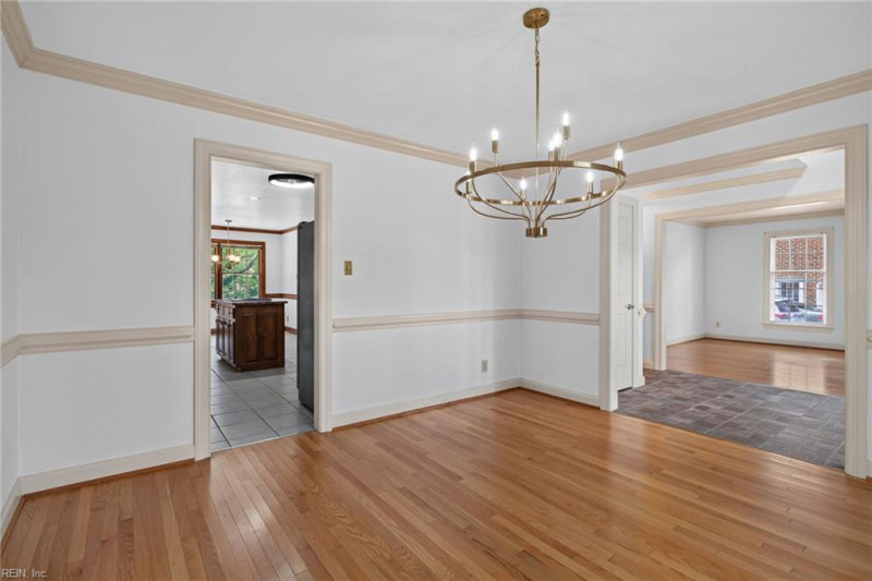 Photo 10 of 45 residential for sale in Chesapeake virginia