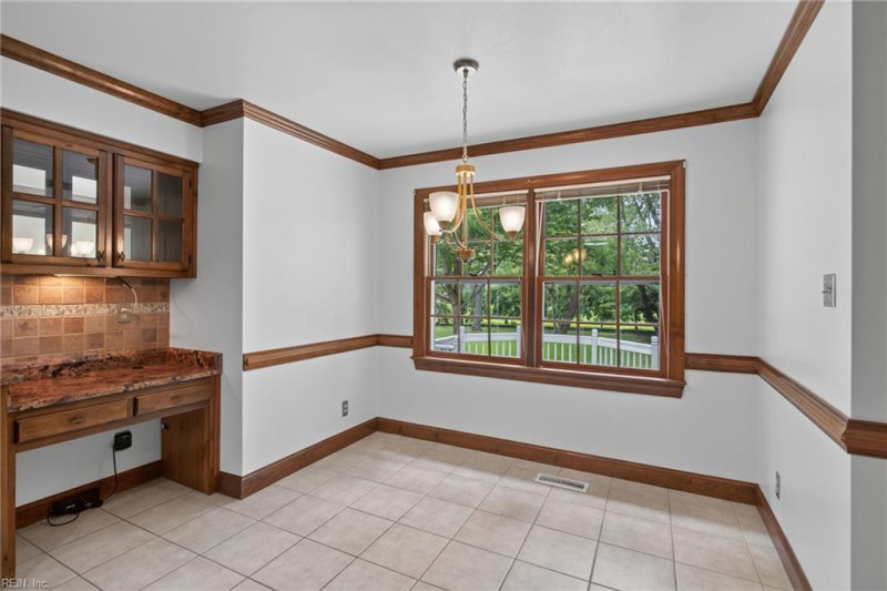 Photo 13 of 45 residential for sale in Chesapeake virginia