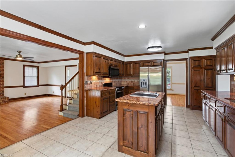 Photo 14 of 45 residential for sale in Chesapeake virginia
