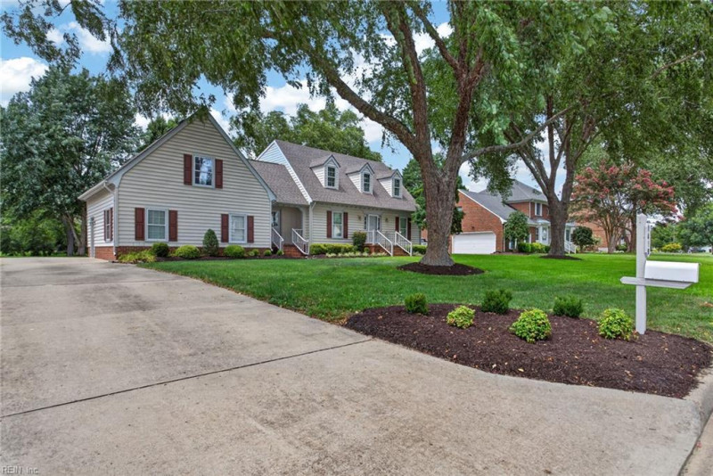 Photo 3 of 45 residential for sale in Chesapeake virginia