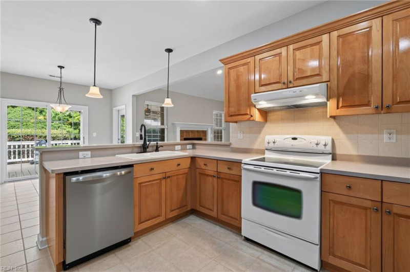 Photo 14 of 47 residential for sale in Chesapeake virginia Photo 14 of 47 residential for sale in Chesapeake virginia