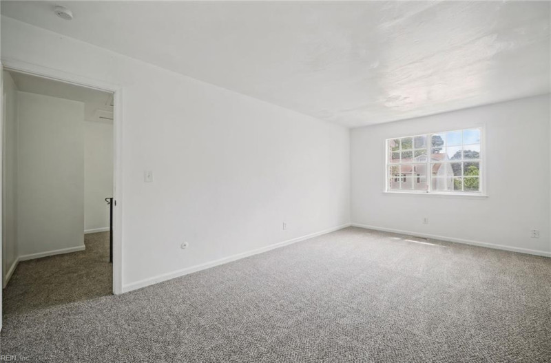 Photo 13 of 30 residential for sale in Virginia Beach virginia
