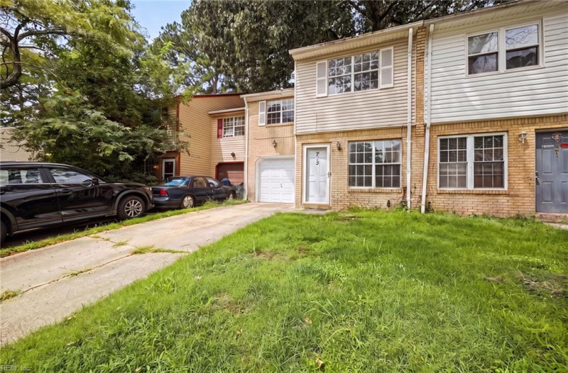 Photo 4 of 30 residential for sale in Virginia Beach virginia