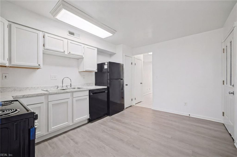 Photo 8 of 30 residential for sale in Virginia Beach virginia
