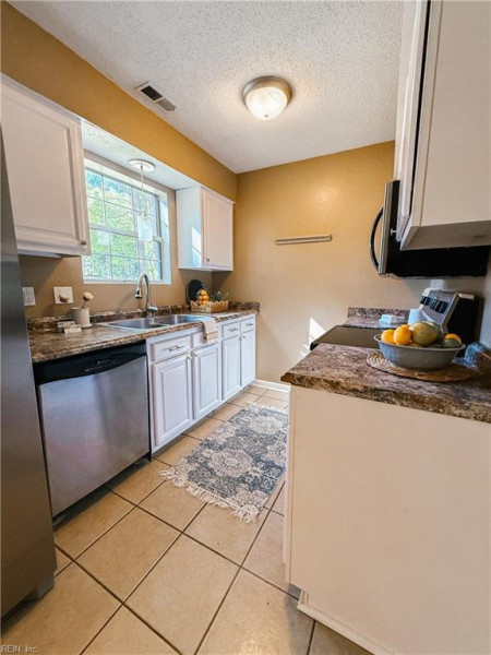 Photo 12 of 48 residential for sale in Newport News virginia