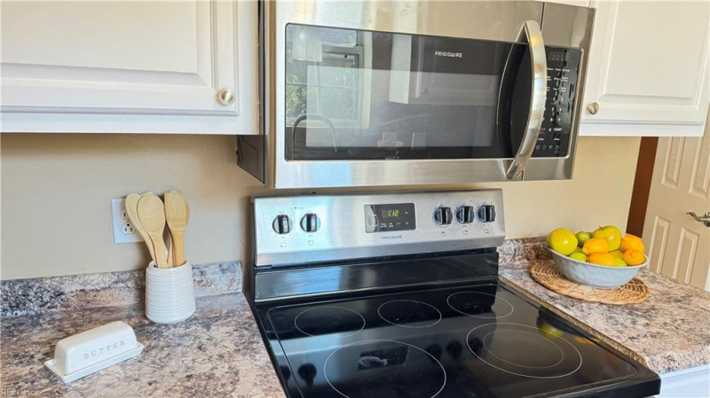 Photo 16 of 48 residential for sale in Newport News virginia