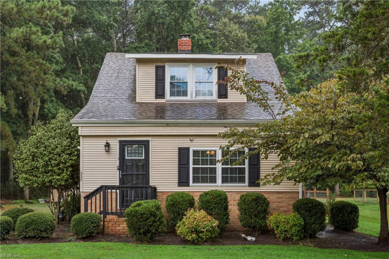Photo 1 of 47 residential for sale in Poquoson virginia