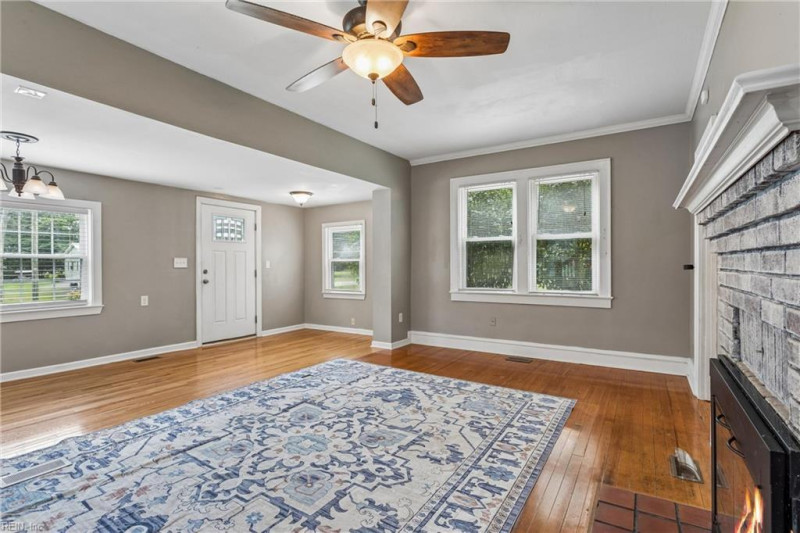 Photo 10 of 47 residential for sale in Poquoson virginia
