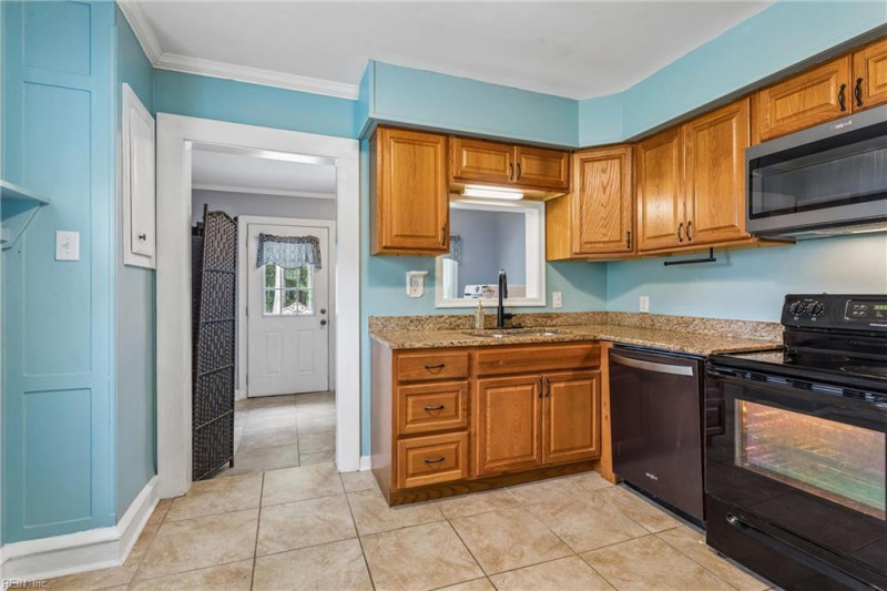 Photo 15 of 47 residential for sale in Poquoson virginia