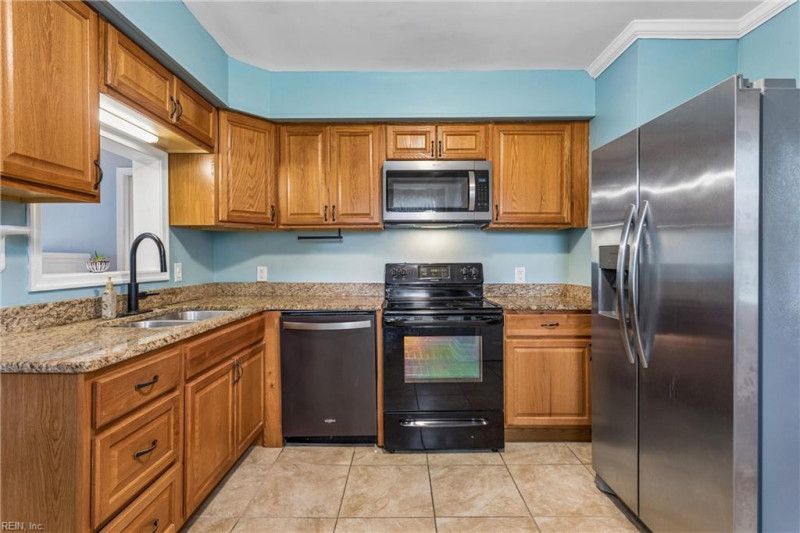 Photo 17 of 47 residential for sale in Poquoson virginia