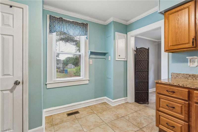 Photo 20 of 47 residential for sale in Poquoson virginia
