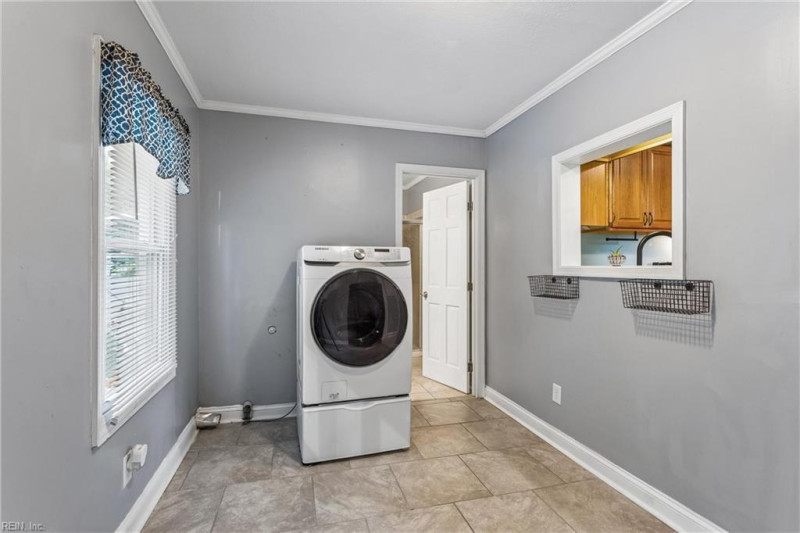 Photo 21 of 47 residential for sale in Poquoson virginia