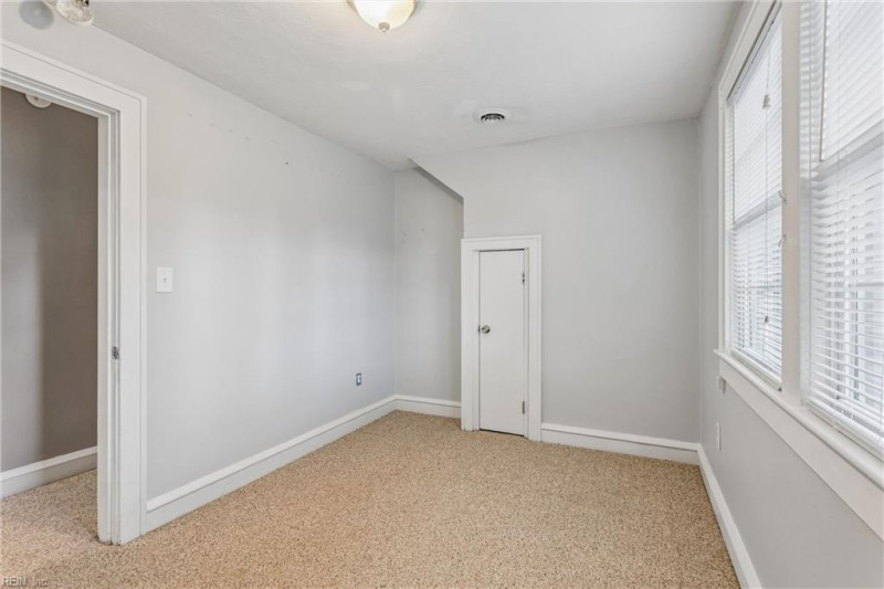 Photo 33 of 47 residential for sale in Poquoson virginia