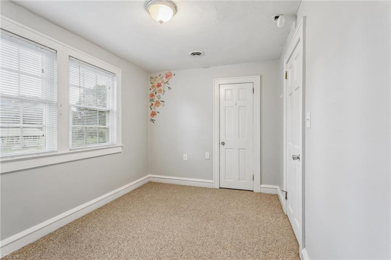 Photo 34 of 47 residential for sale in Poquoson virginia