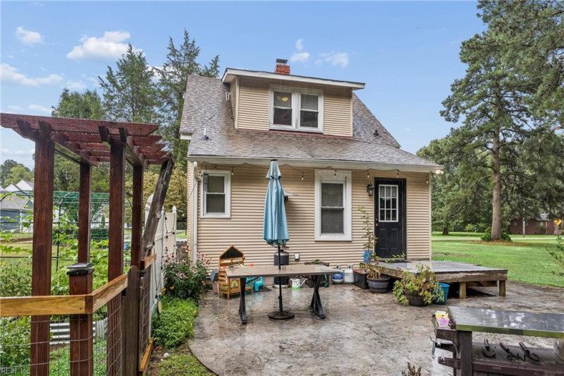 Photo 45 of 47 residential for sale in Poquoson virginia