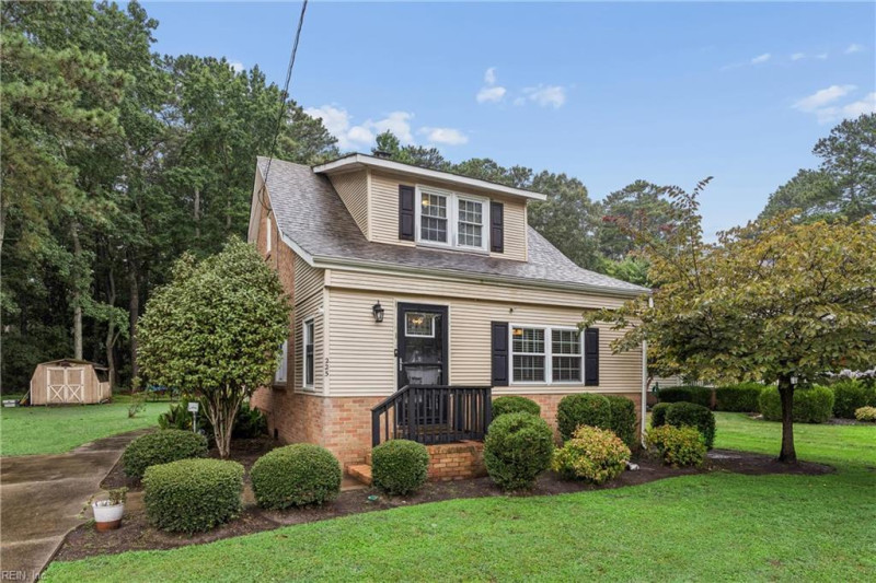 Photo 5 of 47 residential for sale in Poquoson virginia