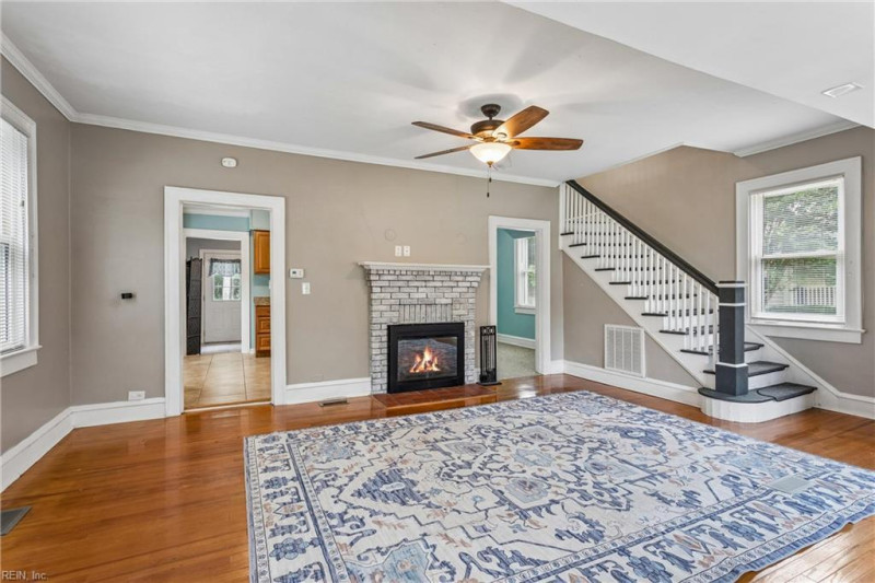 Photo 8 of 47 residential for sale in Poquoson virginia