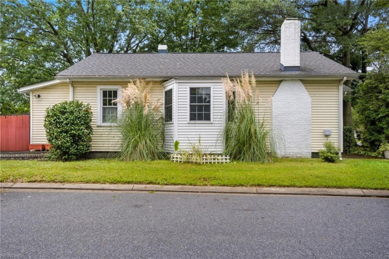 Photo 1 of 19 residential for sale in Norfolk virginia