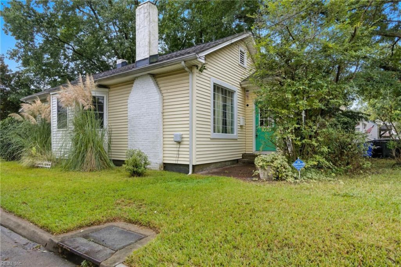 Photo 2 of 19 residential for sale in Norfolk virginia