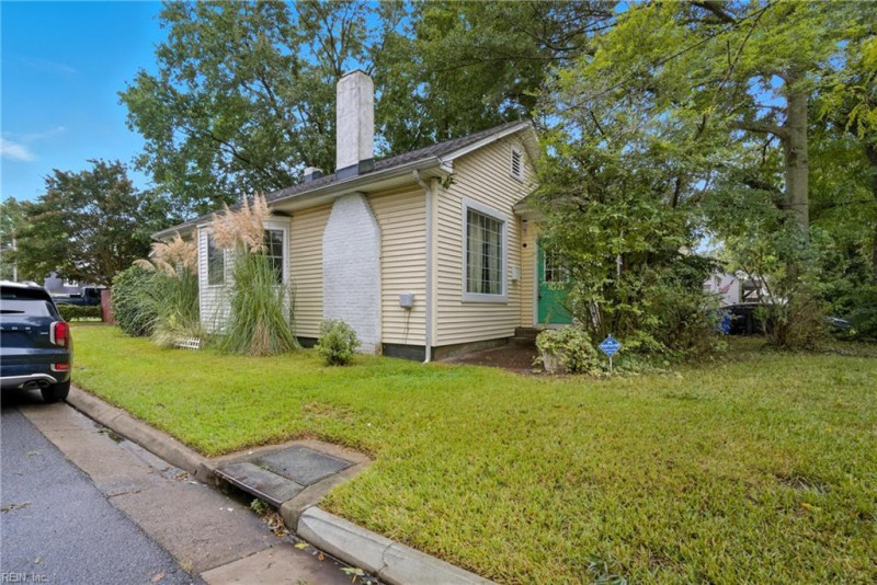 Photo 3 of 19 residential for sale in Norfolk virginia