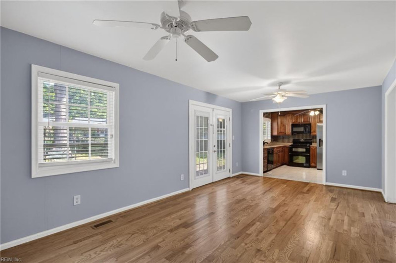 Photo 10 of 31 residential for sale in Newport News virginia