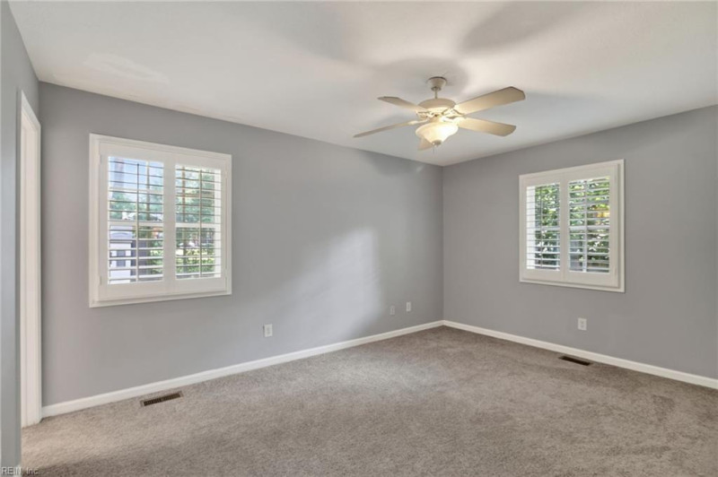 Photo 18 of 31 residential for sale in Newport News virginia