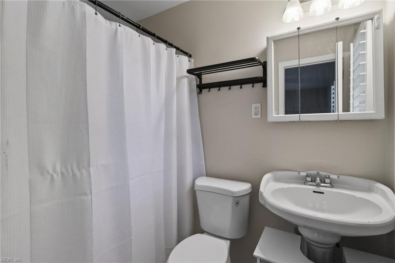 Photo 21 of 31 residential for sale in Newport News virginia