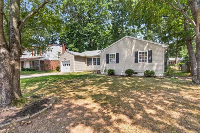 Photo 3 of 31 residential for sale in Newport News virginia