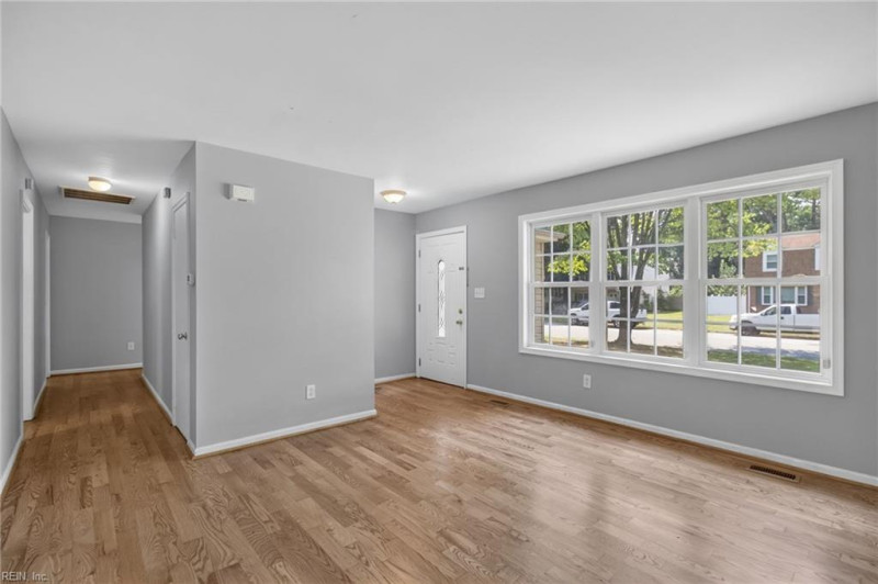 Photo 6 of 31 residential for sale in Newport News virginia
