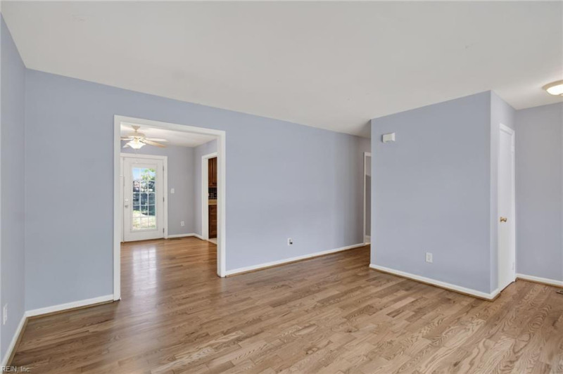 Photo 7 of 31 residential for sale in Newport News virginia