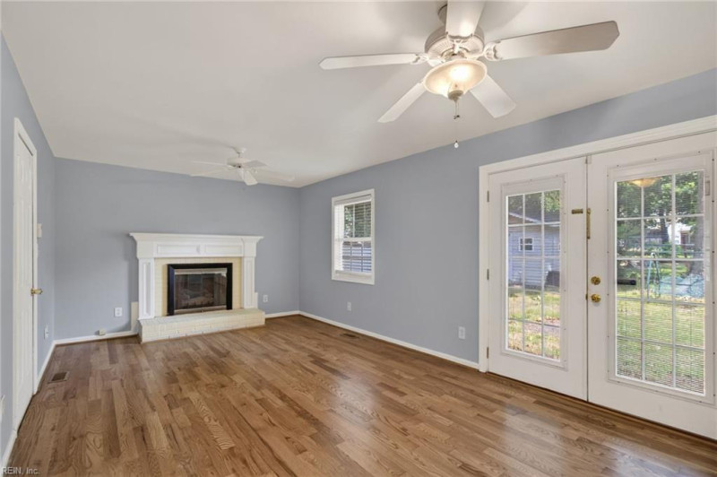 Photo 9 of 31 residential for sale in Newport News virginia