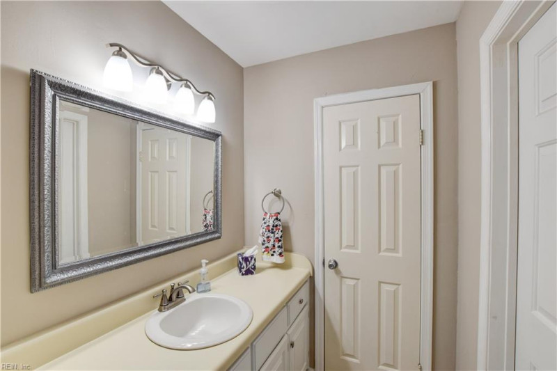 Photo 17 of 37 residential for sale in Suffolk virginia Photo 17 of 37 residential for sale in Suffolk virginia