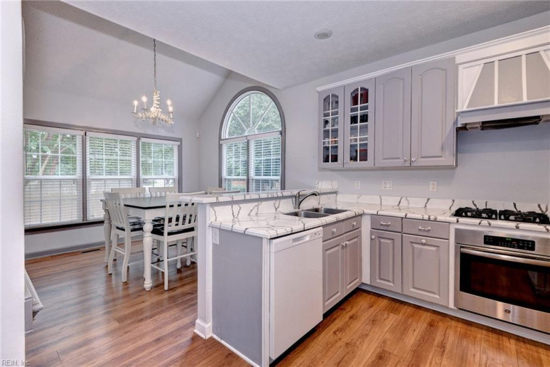 Photo 15 of 50 residential for sale in York County virginia
