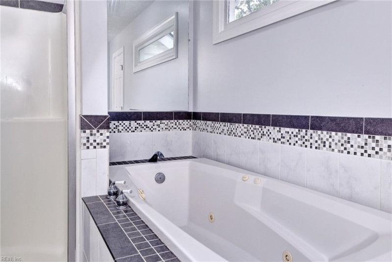 Photo 25 of 50 residential for sale in York County virginia