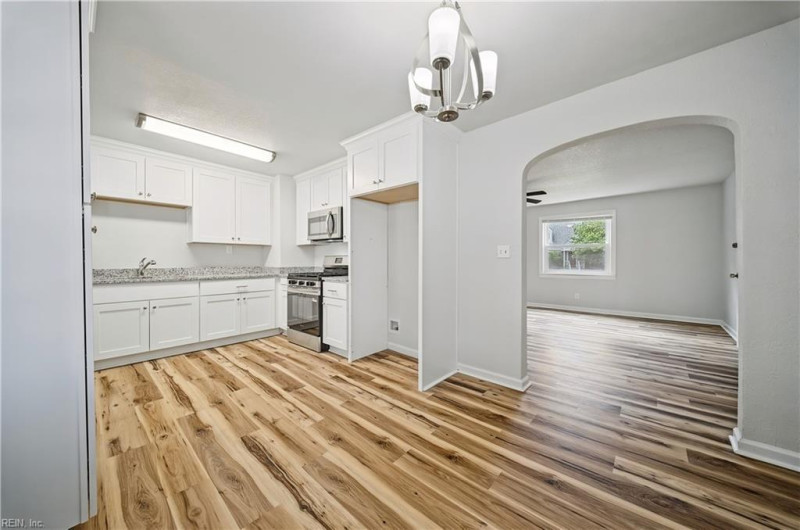 Photo 12 of 39 residential for sale in Norfolk virginia