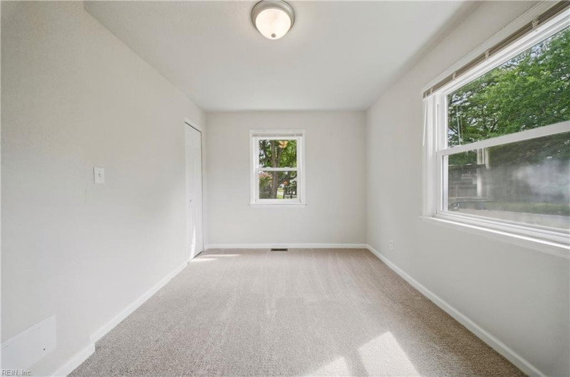 Photo 17 of 39 residential for sale in Norfolk virginia
