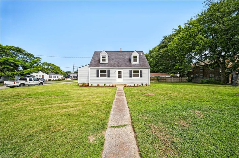 Photo 4 of 39 residential for sale in Norfolk virginia