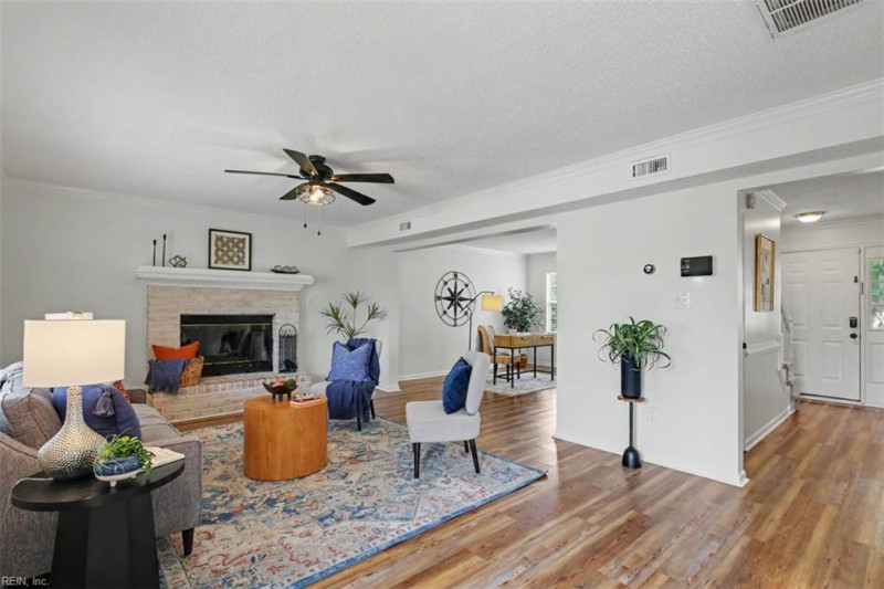 Photo 11 of 33 residential for sale in Virginia Beach virginia