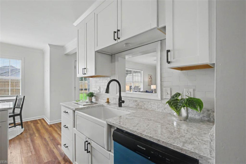 Photo 15 of 33 residential for sale in Virginia Beach virginia