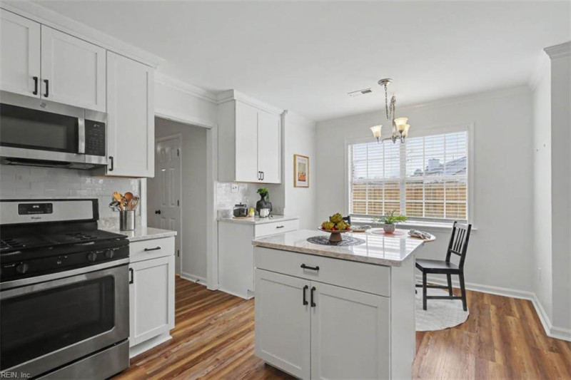 Photo 16 of 33 residential for sale in Virginia Beach virginia