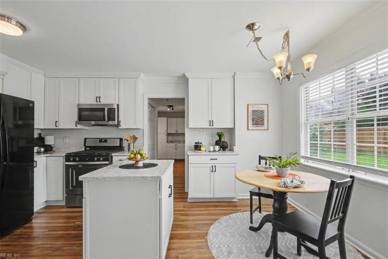 Photo 17 of 33 residential for sale in Virginia Beach virginia