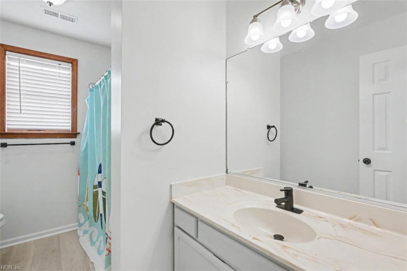 Photo 19 of 33 residential for sale in Virginia Beach virginia