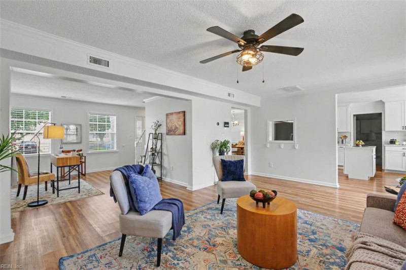 Photo 9 of 33 residential for sale in Virginia Beach virginia