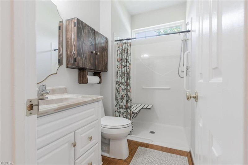 Photo 11 of 50 residential for sale in Chesapeake virginia