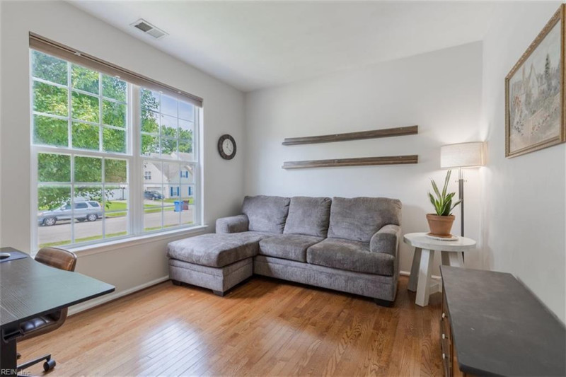 Photo 5 of 50 residential for sale in Chesapeake virginia