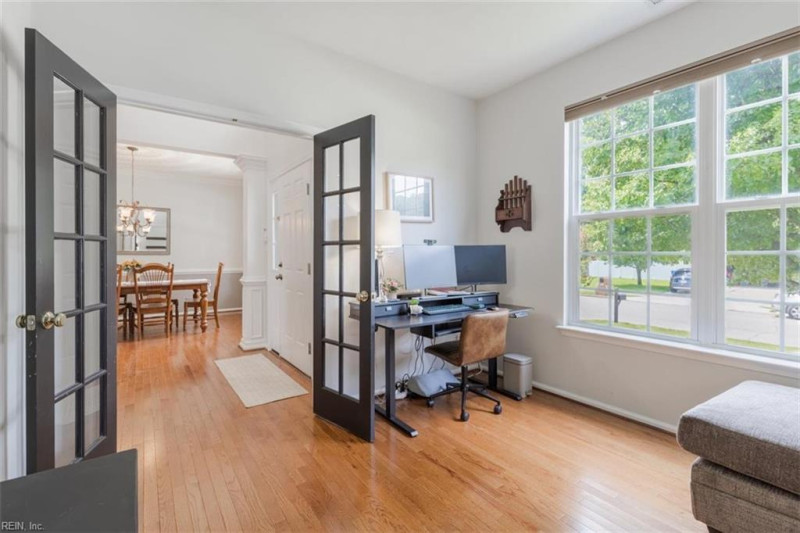 Photo 6 of 50 residential for sale in Chesapeake virginia