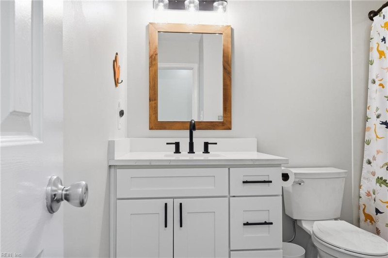 Photo 14 of 32 residential for sale in Chesapeake virginia Photo 14 of 32 residential for sale in Chesapeake virginia