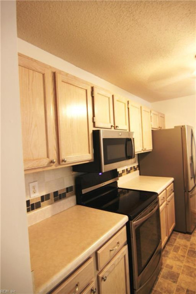 Photo 22 of 32 residential for sale in Chesapeake virginia